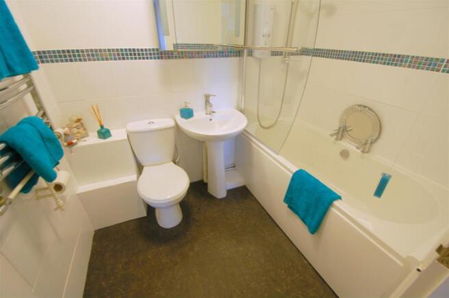 En Suite Bathroom