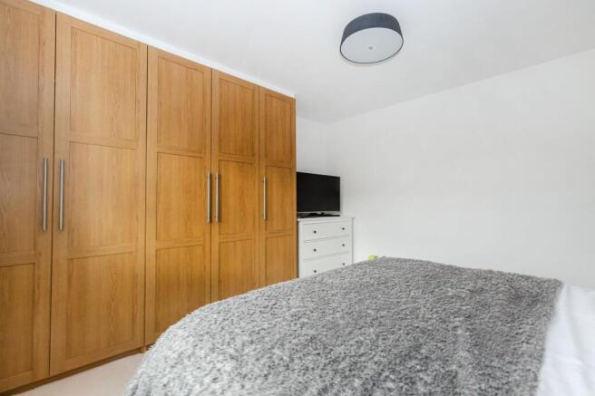 2 bed Flat for sale Image 9