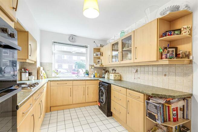 J _House_Courtlands_TW10-12.jpg