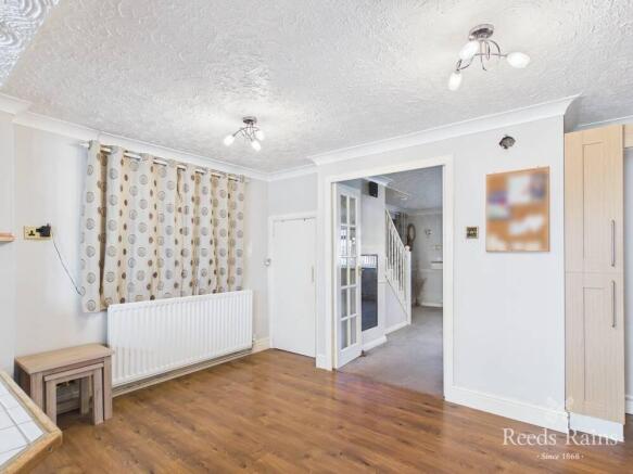 5 bed Semi-Detached for sale Image 6