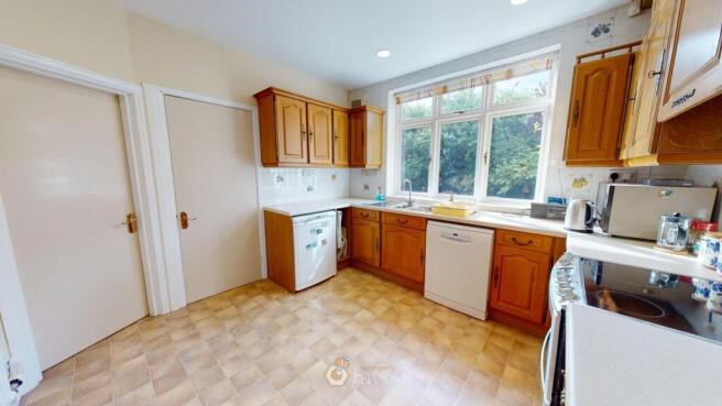 4 bed Detached for sale Image 5