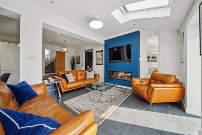 4 bed Detached for sale Image 7