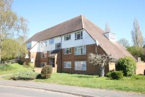 14, Cressall Mead, Leatherhead KT22 7EA