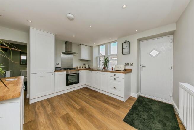 Kitchen: