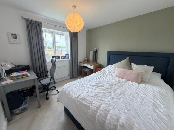 4 bed Detached to rent Image 11