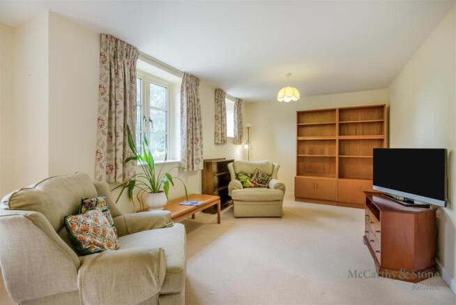 8700294-interior10.jpg
