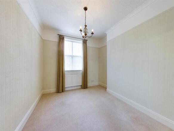 2 bed Flat for sale Image 12