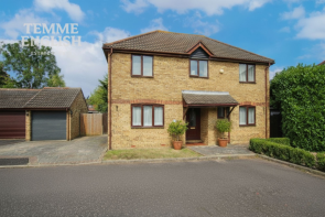 5, Hornchurch Close, Shotgate, Wickford SS11 8XS