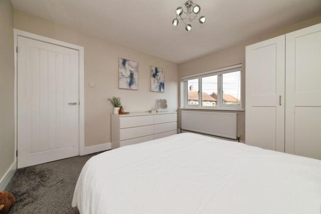 3 bed Terraced for sale Image 10