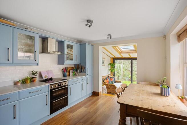3 Meadowfield Close-12.jpg