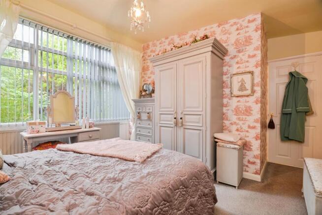 2 bed Semi-Detached Bungalow for sale Image 12