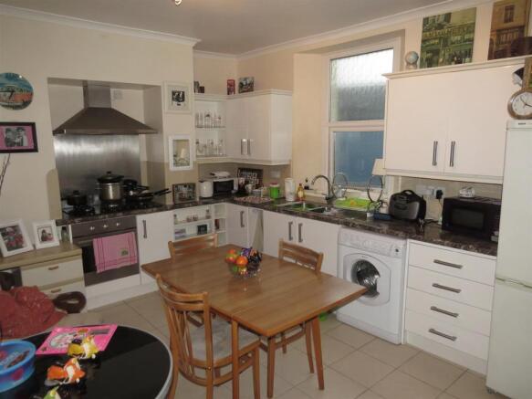 Kitchen.JPG