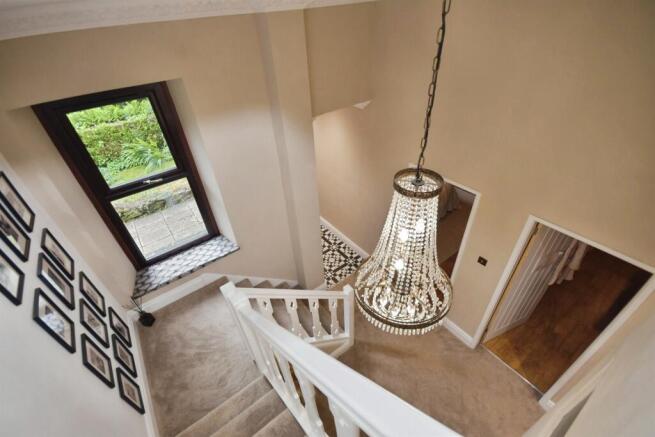 4 bed House for sale Image 9