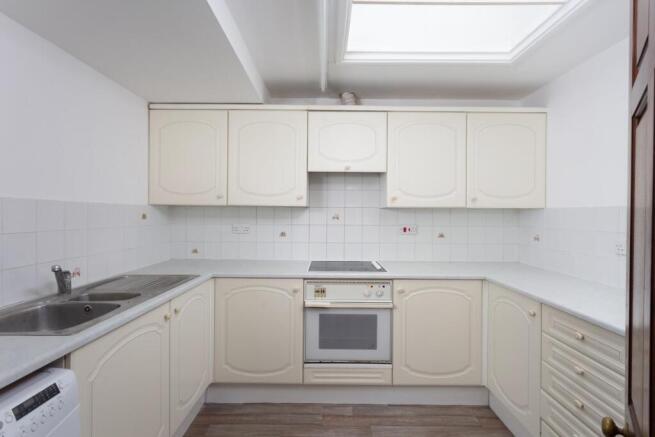 2 bed Apartment for sale Image 6