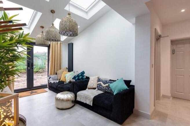 Communal Living & Kitchen Area