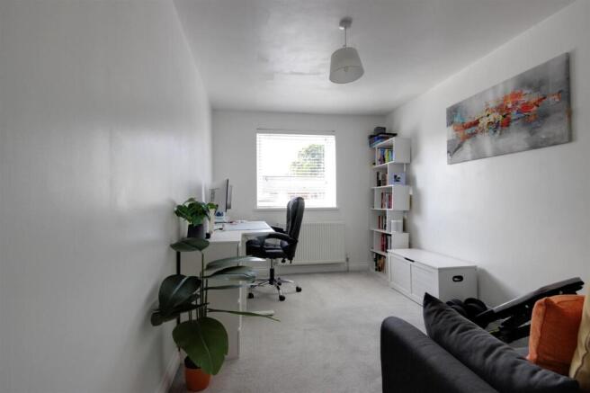 2 bed Flat for sale Image 11