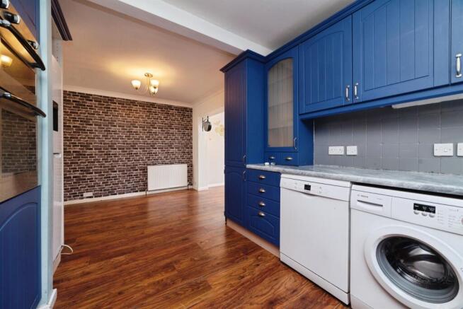 3 bed Semi-Detached for sale Image 5