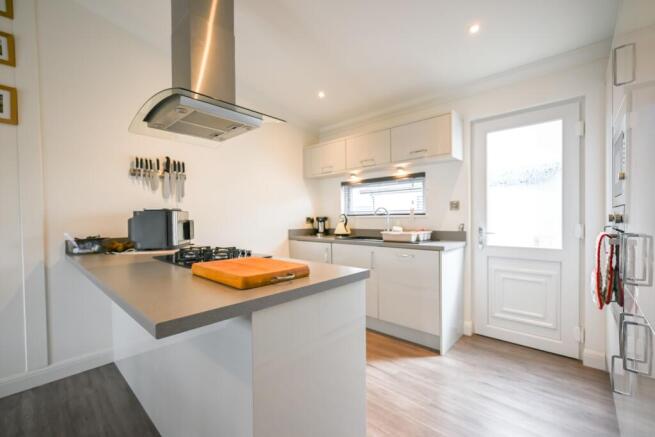2 bed Park Home for sale Image 6