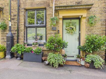 Long Row, Carrbrook, Stalybridge, SK15 3PG
