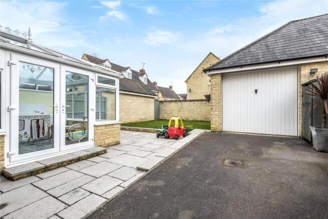 Parking/Garden