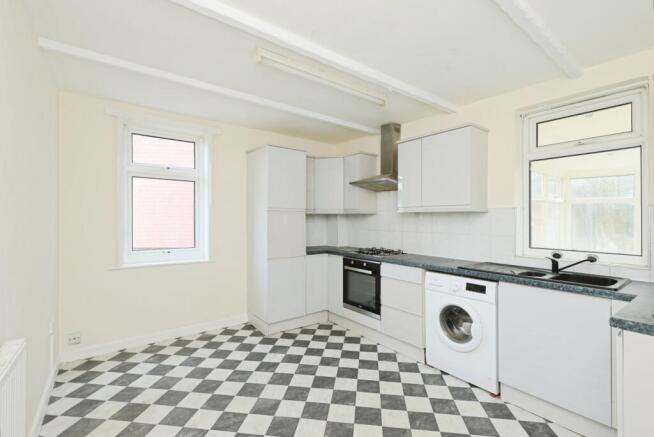 3 bed Semi-Detached for sale Image 5