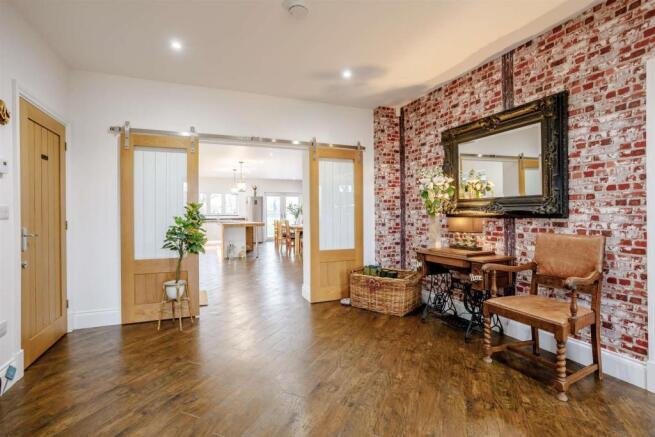 8445841-interior02-800.jpg
