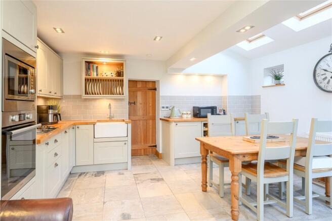 2 bed Semi-Detached for sale Image 5