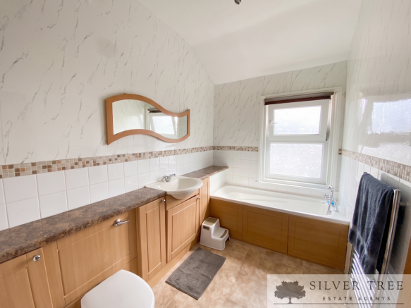 5 bed Terraced for sale Image 10