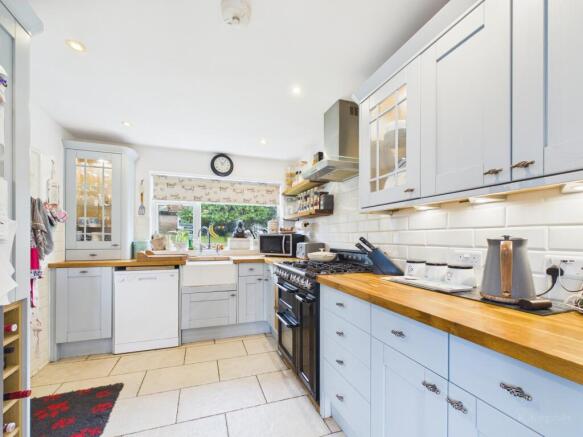 CAM02136G0-PR0528-STILL007