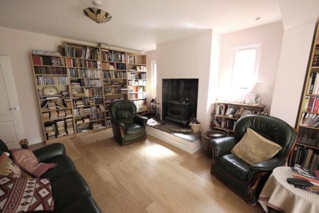 LOUNGE:-