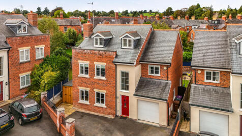 Holbache Gardens, Oswestry, Shropshire