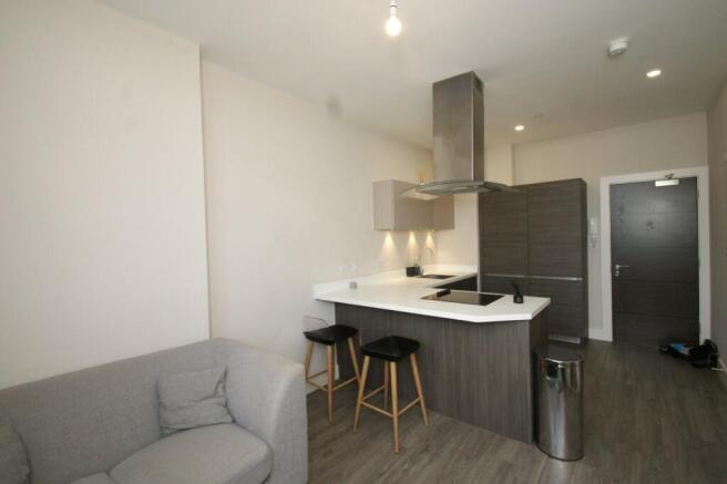 1 bed Flat to rent Image 4