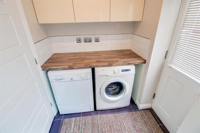 4 bed Detached for sale Image 5