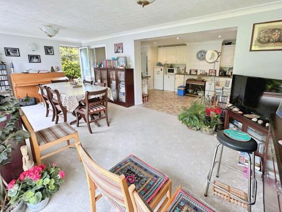 TOPPESFIELD AVENUE