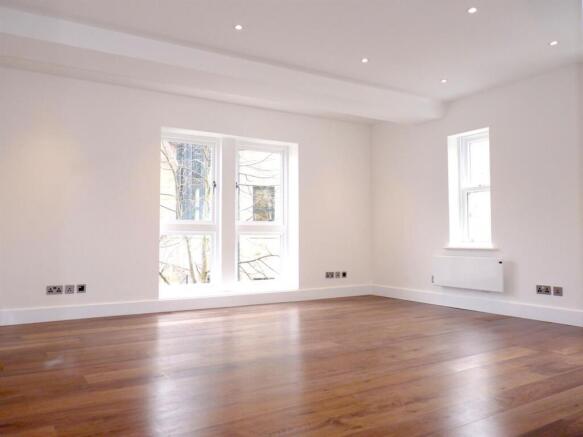 2 bed Flat to rent Image 4