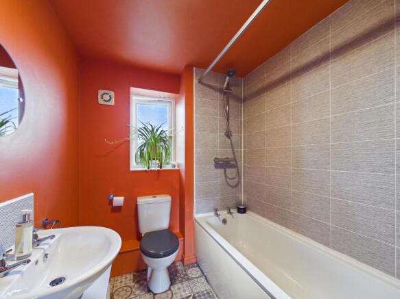 2 bed Semi-Detached for sale Image 6