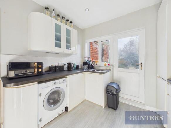 2 bed Apartment to rent Image 7