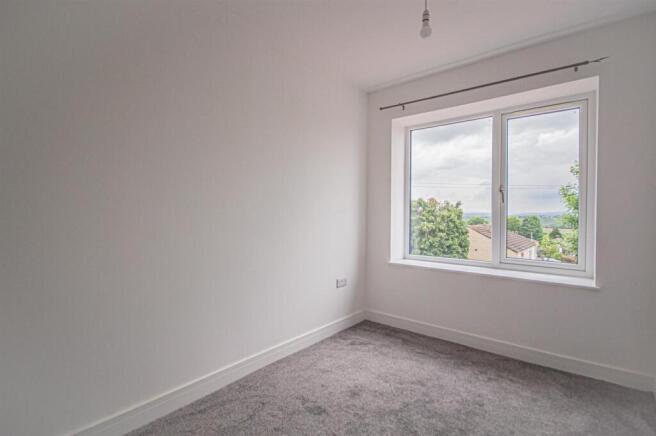 4 bed Detached to rent Image 10