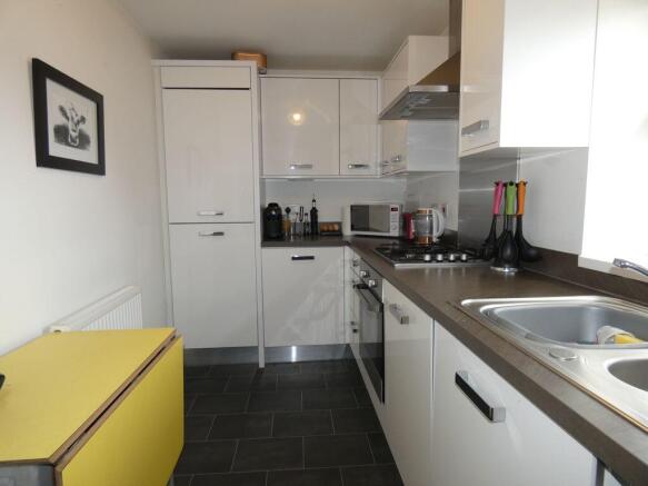 KITCHEN/BREAKFAST