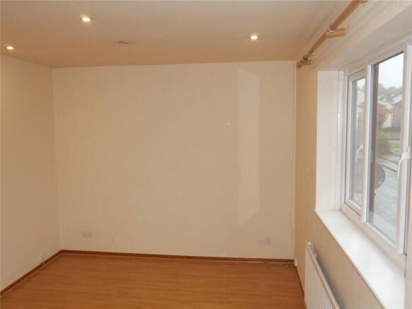 2 bed Semi-Detached to rent Image 7