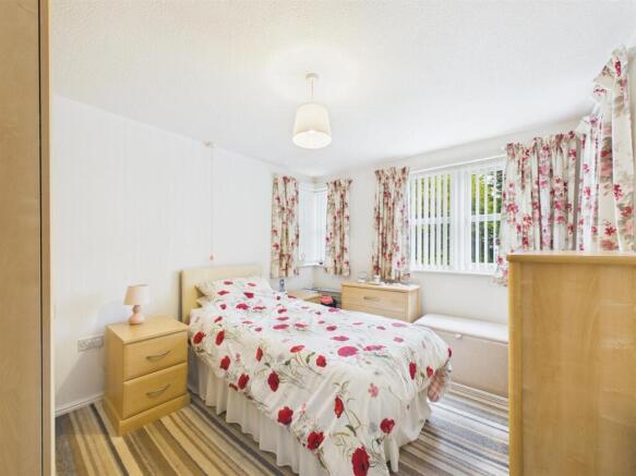 1 bed Retirement Property for sale Image 5