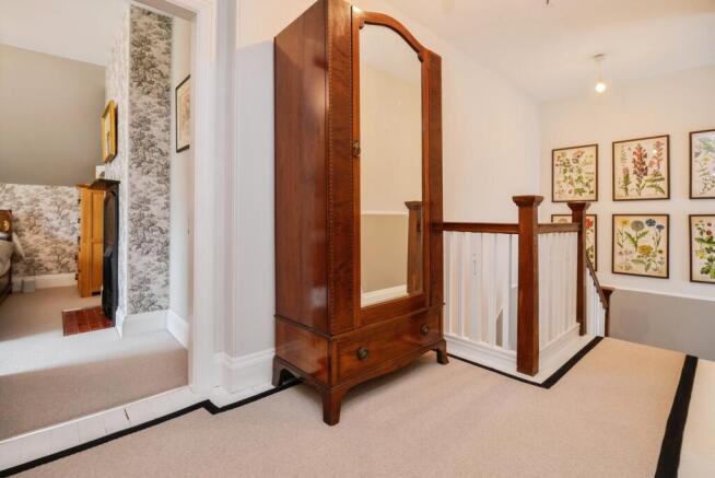 3 bed House for sale Image 10