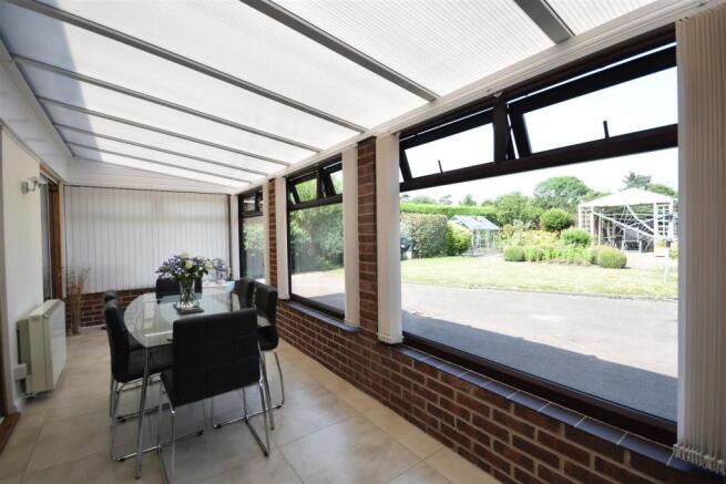 GARDEN ROOM