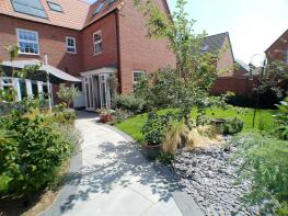 13, Cowdell Grove, Nottingham NG13 7AG