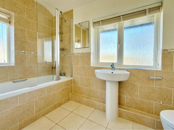 Bathroom.JPG
