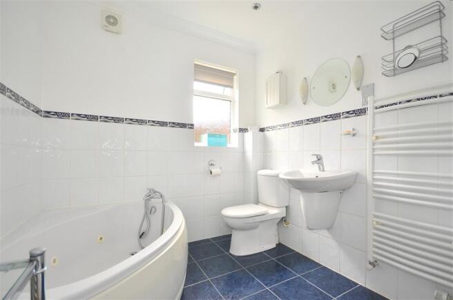 En-Suite Bathroom