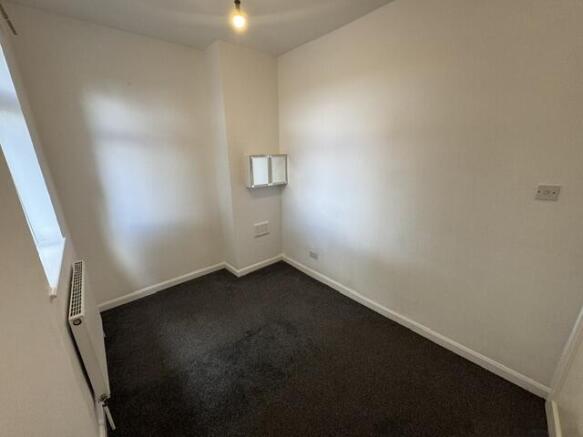 3 bed House to rent Image 4
