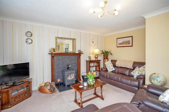 Living Room 1.jpg