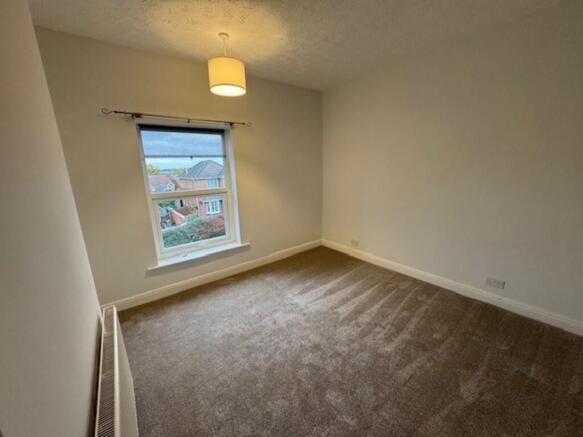 2 bed Terraced to rent Image 8