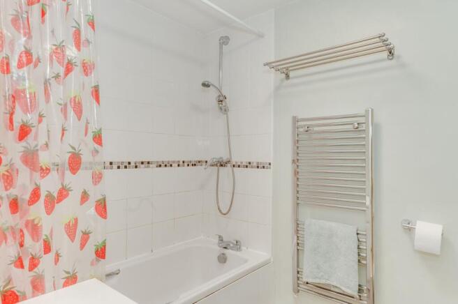 2 bed Flat for sale Image 10